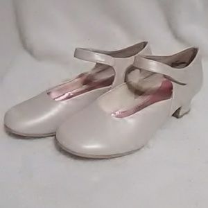 Marbella girls size 2 1/2 dress shoes